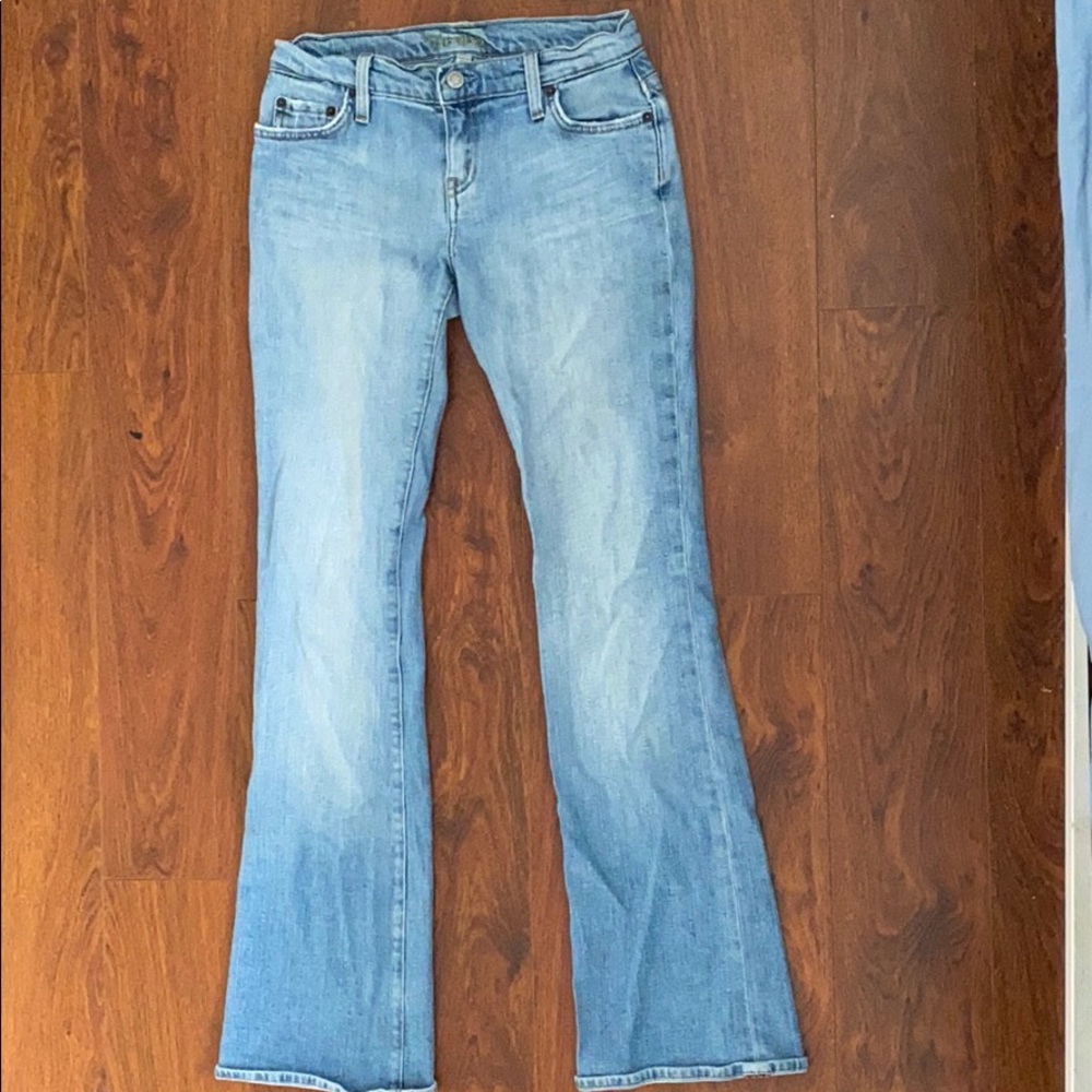 LOW RISE BEBE JEANS